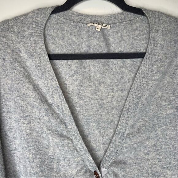 Sz Medium LAMade 100% Cashere Grey Sweater with brown buttons - Picture 3 of 10